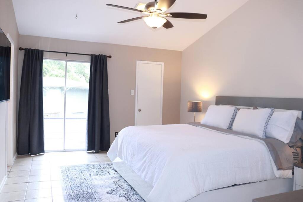 2 Bdr With Workspace & Patio In Montrose Villa Houston Ngoại thất bức ảnh
